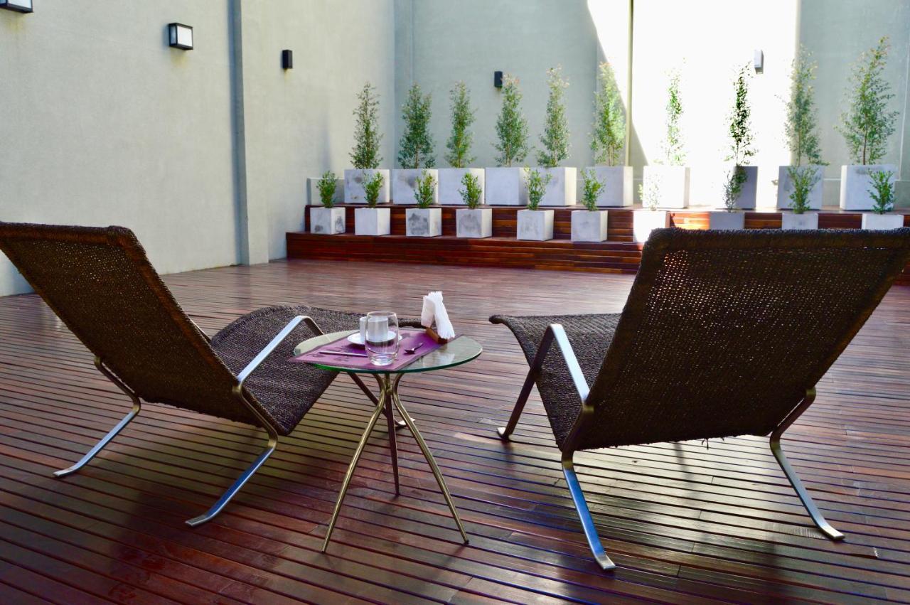 Hotel 6 De Octubre Buenos Aires Bagian luar foto