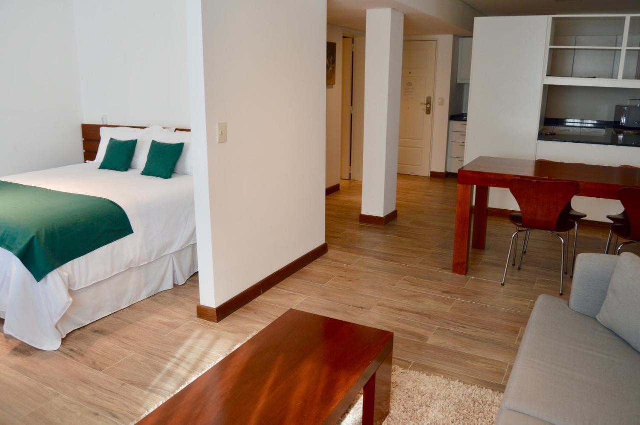 Hotel 6 De Octubre Buenos Aires Bagian luar foto